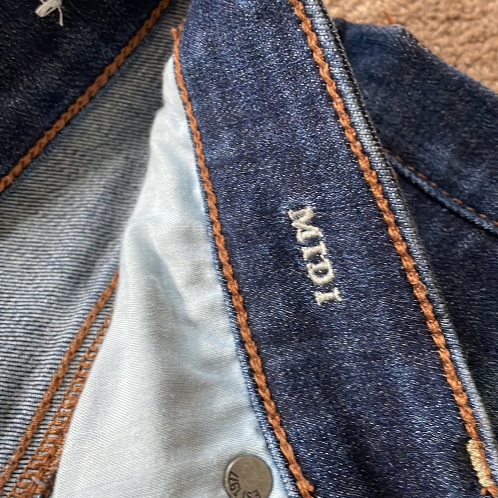 American Eagle Dark Wash Jean Shorts - Picture 3 of 4
